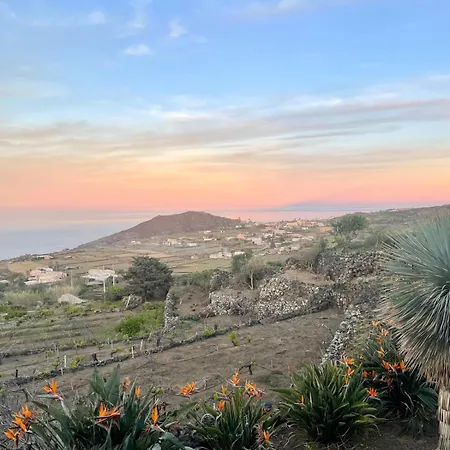 Semesterbostad Dammuso Sidori *