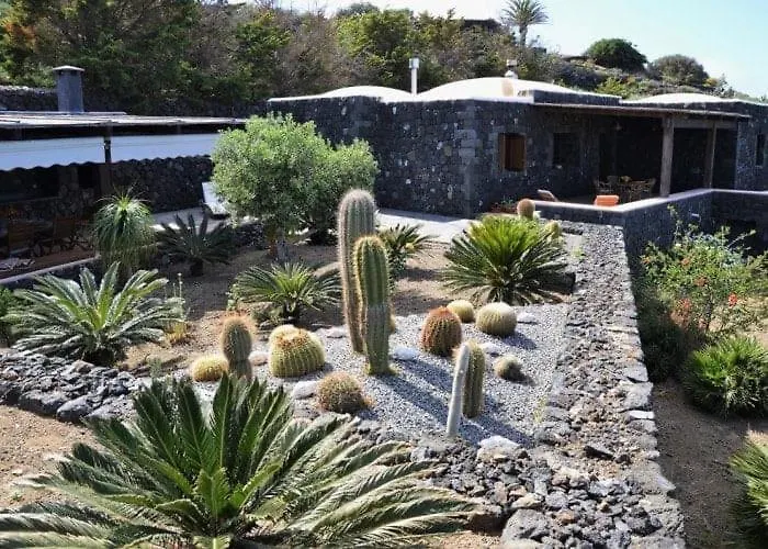 Semesterbostad Dammuso Sidori