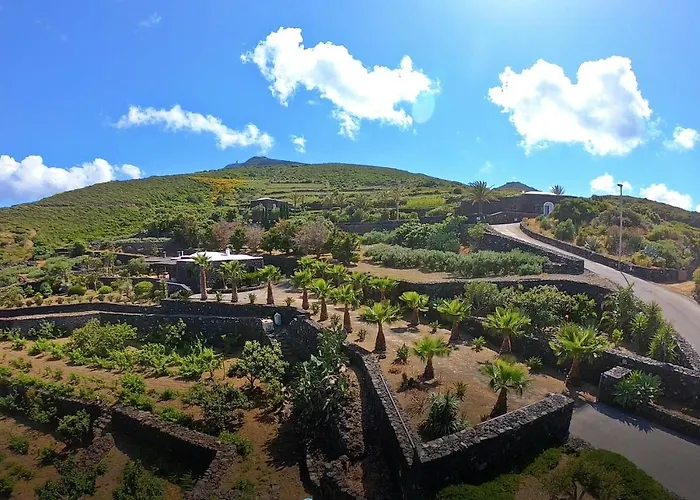 Semesterbostad Dammuso Sidori *